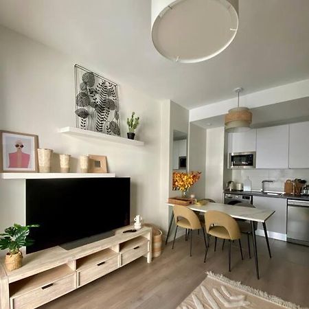 Nuevo Moderno Apartamento De Lujo Seville Exterior photo