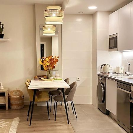 Nuevo Moderno Apartamento De Lujo Seville Exterior photo