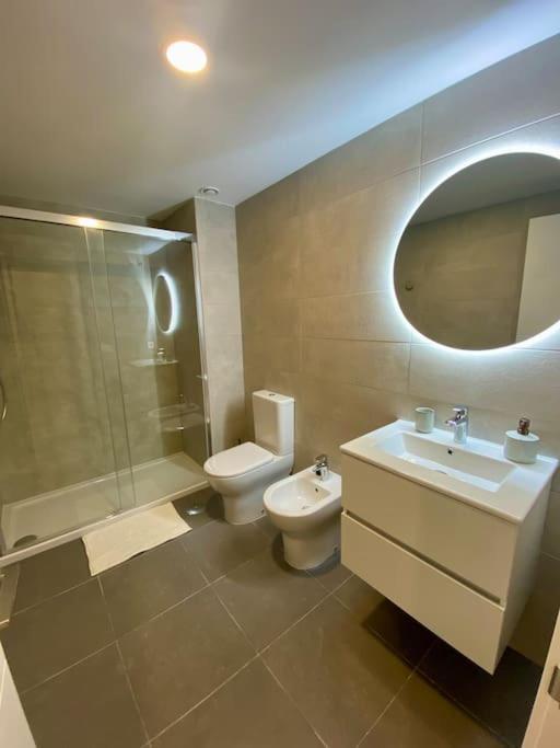 Nuevo Moderno Apartamento De Lujo Seville Exterior photo